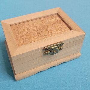 Miniature Wooden Box Carved Flower Lid Latch Scalloped Trim 3.5" X 3" X 2"
